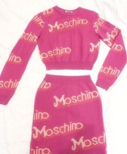 Продается костюм moschino